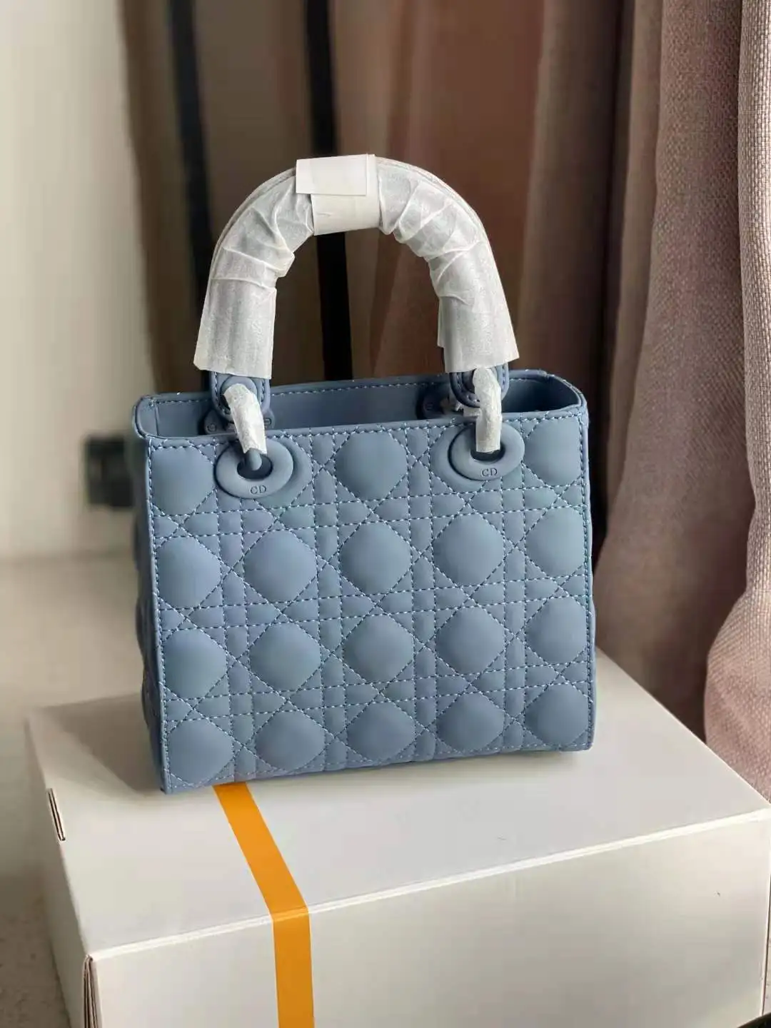 

2021 luxury designer handbag women's brand leather handbag rhombic bag