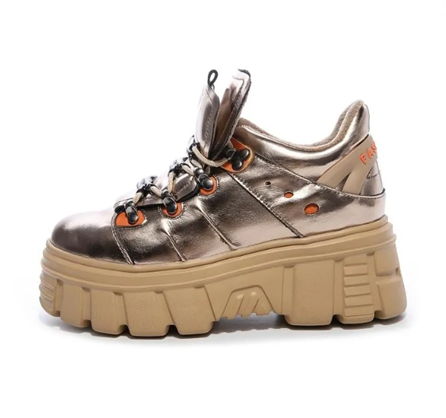 Женские кроссовки из натуральной кожи массивные на платформе с круглым носком