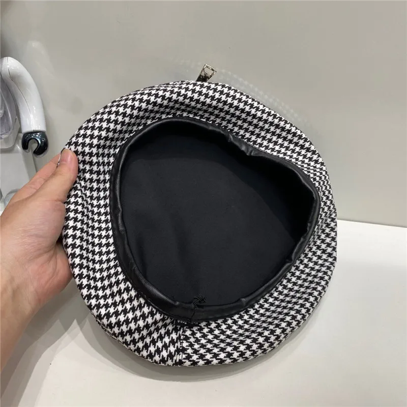 

202107-xx Autumn Fashion Houndstooth Retro Zipper Decoration Pu Brim Beret Hat Men Women Leisure Painter Hat