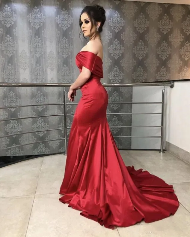 

2020 Charming Off The Shoulder Red Mermaid Prom Dresses Sweep Train Formal Evening Gowns vestidos de festa prom dress