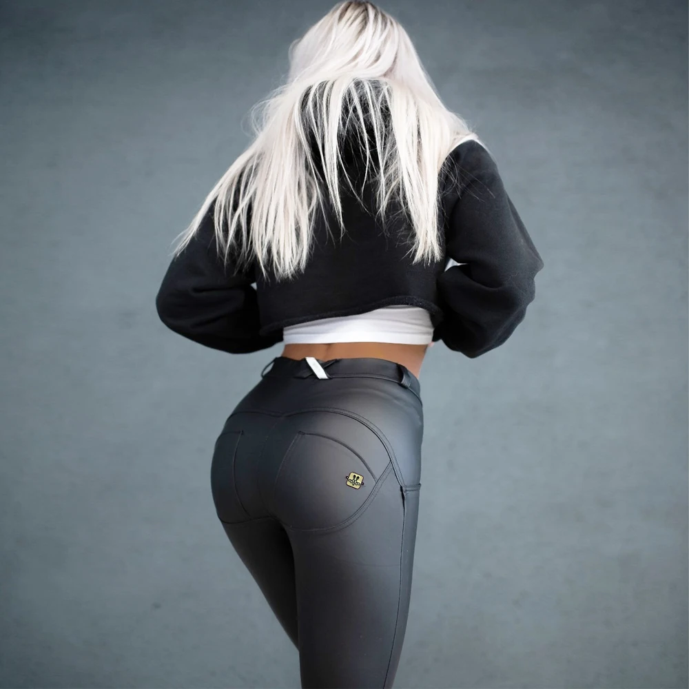 Фото Леггинсы спортивные женские из ПУ кожи с эффектом пуш-ап | Женская одежда