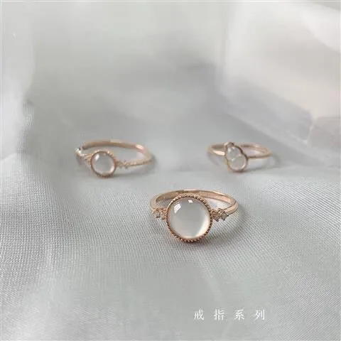 

Exquisite Small and Simple S925 Sterling Silver Natural High Ice Chalcedony Egg Noodles Female Ring All-Match Fashion Style
