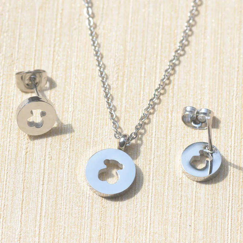 

Women Fashion Jewelry Set Bear Shape Earrings and Necklace Simple and Generous Hollow Titanium Steel Jewelry