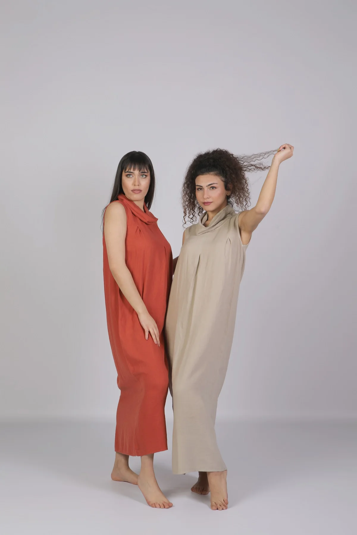 

LNEN FUNNEL COLLOR DRESS