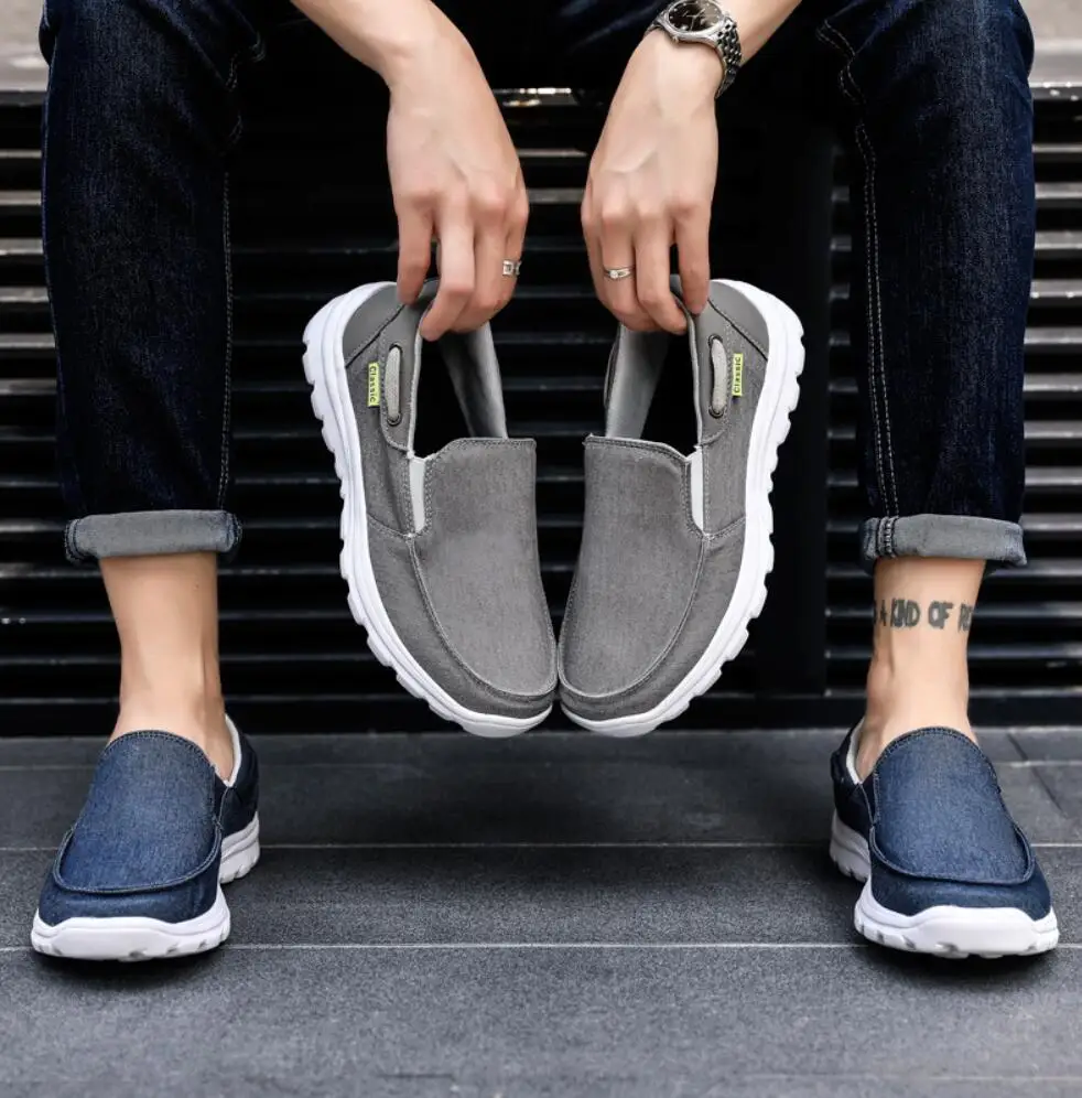 

fashion lightweight Canvas Shoes Men Casual Shoes Breathable Man sneakers Footwear Autumn Spring Slip on Loafers big Size 39-48