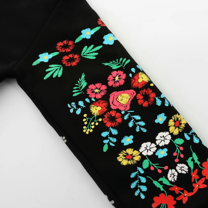 

JODIMITTY 2021 Dress Women Winter Mini Dress Classic Floral Printed Long Sleeve O-Neck Loose Warm Dress Black Streetwear Vestido