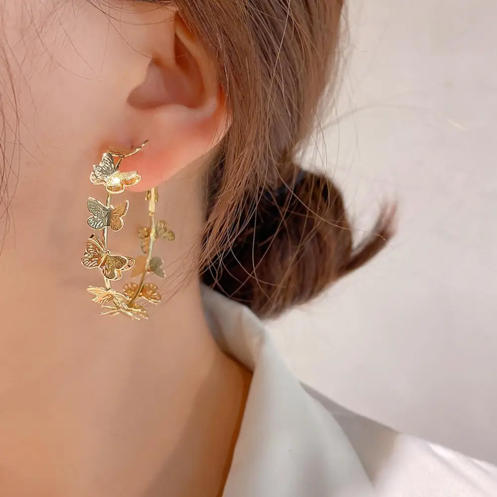 

New Earrings C Shape Earrings Three-dimensional Golden Ear Hoop Earrings Butterfly Jewelry Female Gift Charm R4I4