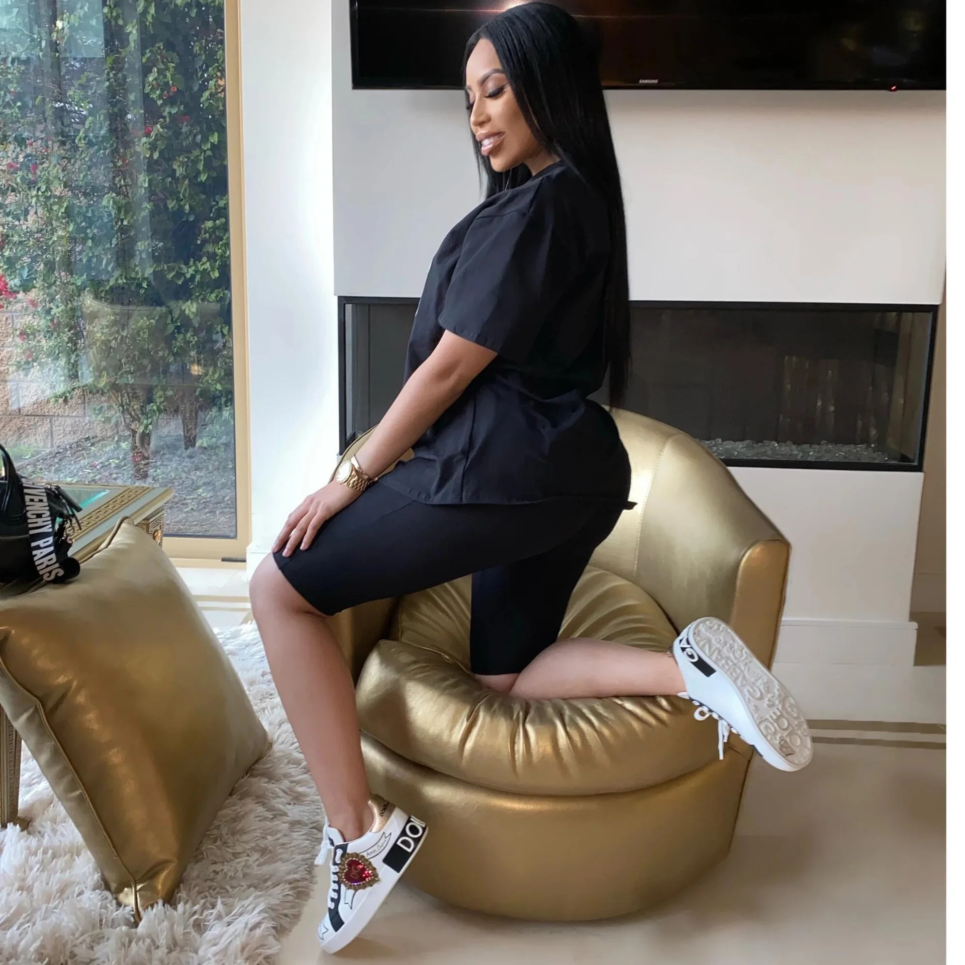 

A two-piece summer blazer with a printed crew neck top and a pair of shorts