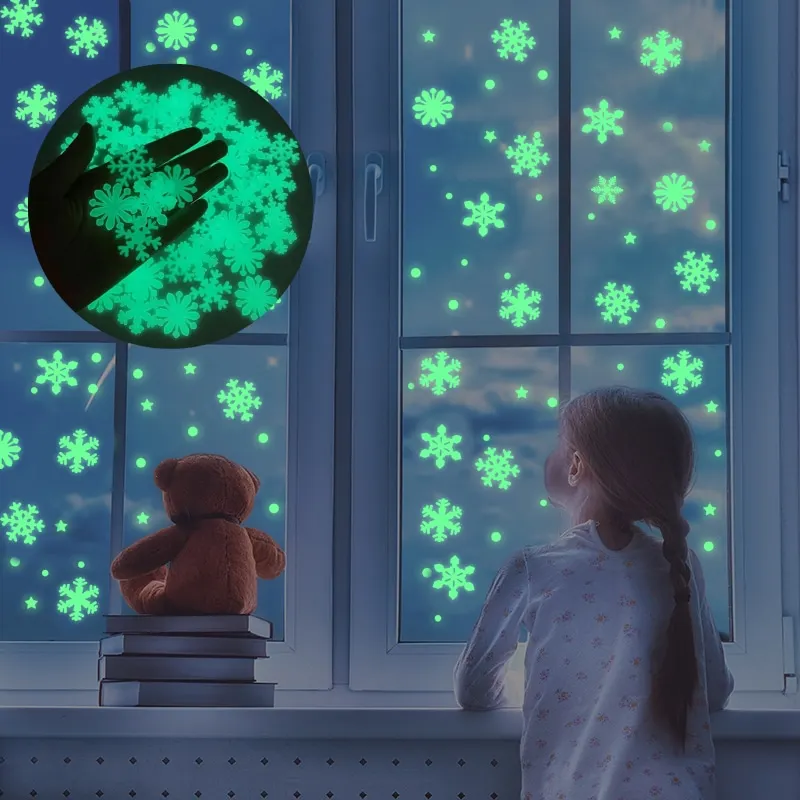 

Luminous Snowflake Stickers Set Wall Glow In Dark Decal for Kids Baby Rooms Bedroom Christmas Home Decoration Navidad DIY Tools