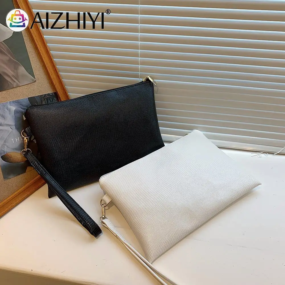 

Female Vintage PU Leather Envelope Bag Solid Color Wristlet Bags Women Casual Day Pouch