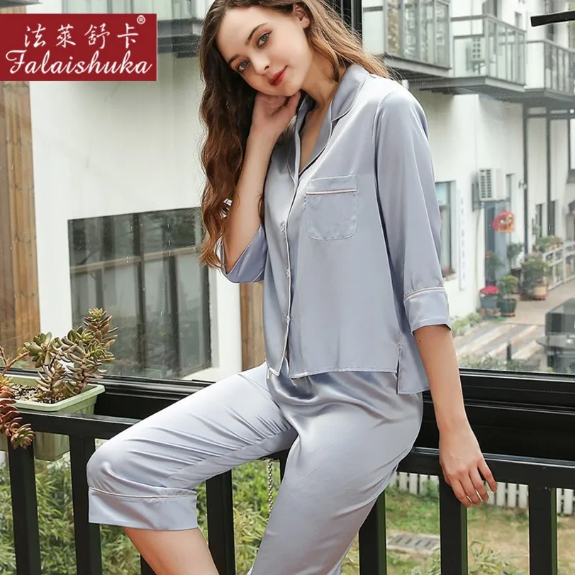 Lady  Silk Homewear Pajamas Sets 2020 Half Sleeve Silk Sexy  Homewears Sleepwears  Calf Length Pants Pajama Set Silk Home Wears