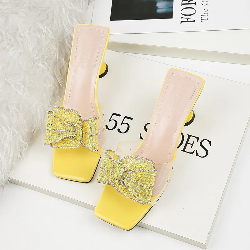 Новинка 2019 года Женские шлепанцы из пвх Сандалии на толстом каблуке со стразами
