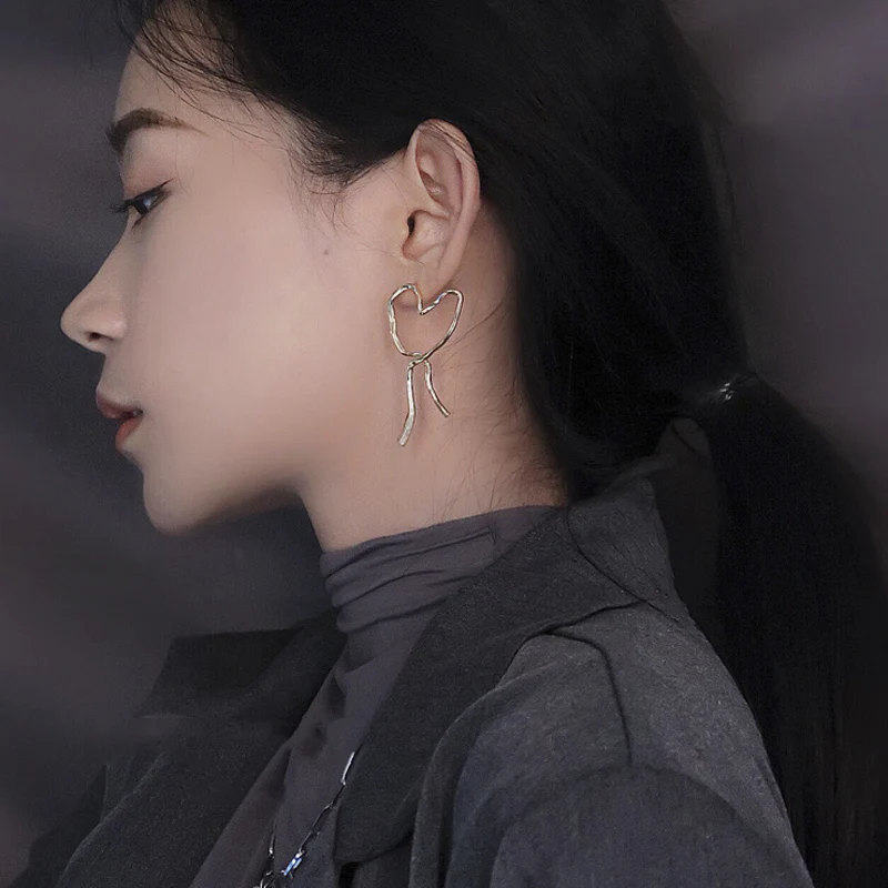 

S925 needle New Asymmetrical Earrings Personality Design Golden Plating Metal Wire Women Earrings For Party Celebration Gifts