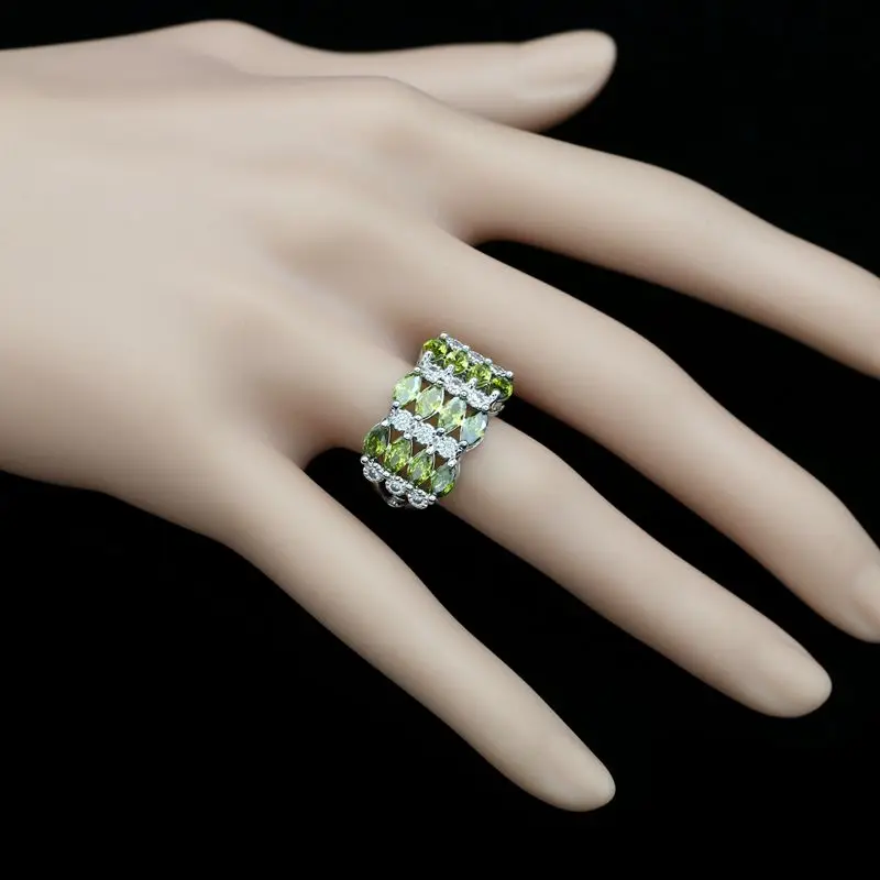 Женский комплект украшений из серебра 925 пробы