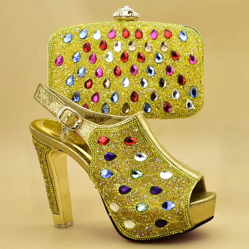Новое поступление Итальянская женская обувь и сумочка в комплекте Стразы