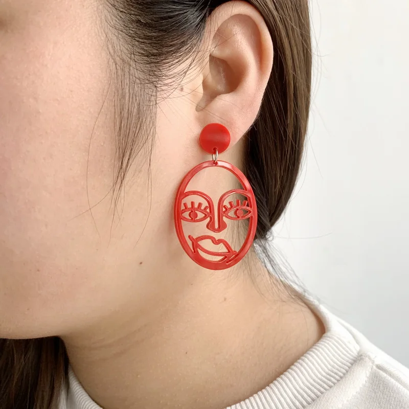 Женские акриловые серьги-гвоздики красные черные белые серьги с ажурным ужасным