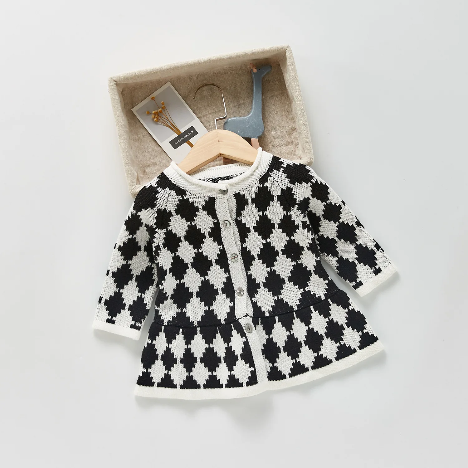 

Color Diamond Buttons Dress For Baby Girl Long Sweater 2021 New Kids Knit Princess Dress Cute Little Girls Knitted Clothes