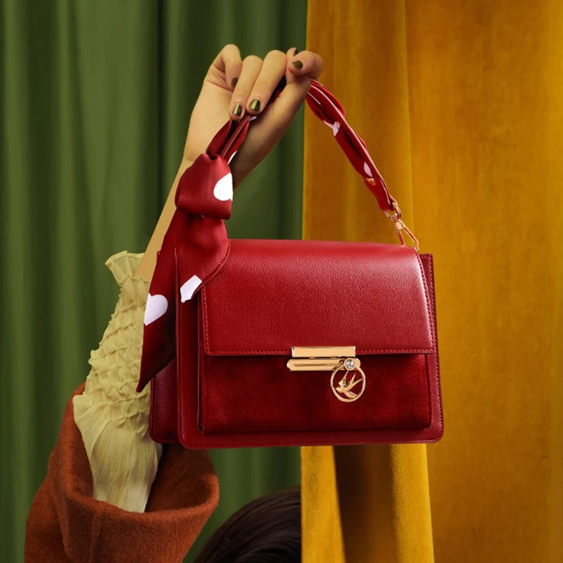 Женская сумка с бантом на одной лямке маленькая квадратная мессенджер из