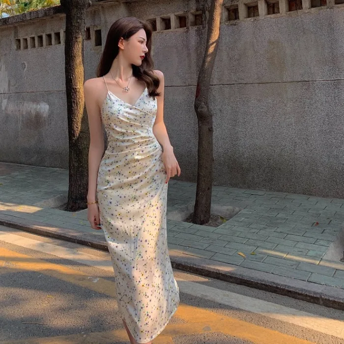 

Женское платье с V-образным вырезом, романтичное нежное платье с цветочным принтом, приталенное однотонное платье, лето 2021