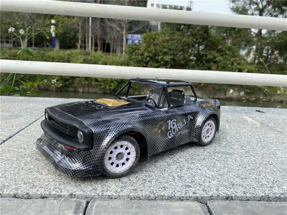 

SG 1604 1603 1601 1/16 30km/h 2.4G 4WD Drift Car LED Light Drift On-Road Proportional Control Vehicles RTR Model Electirc RC CAR