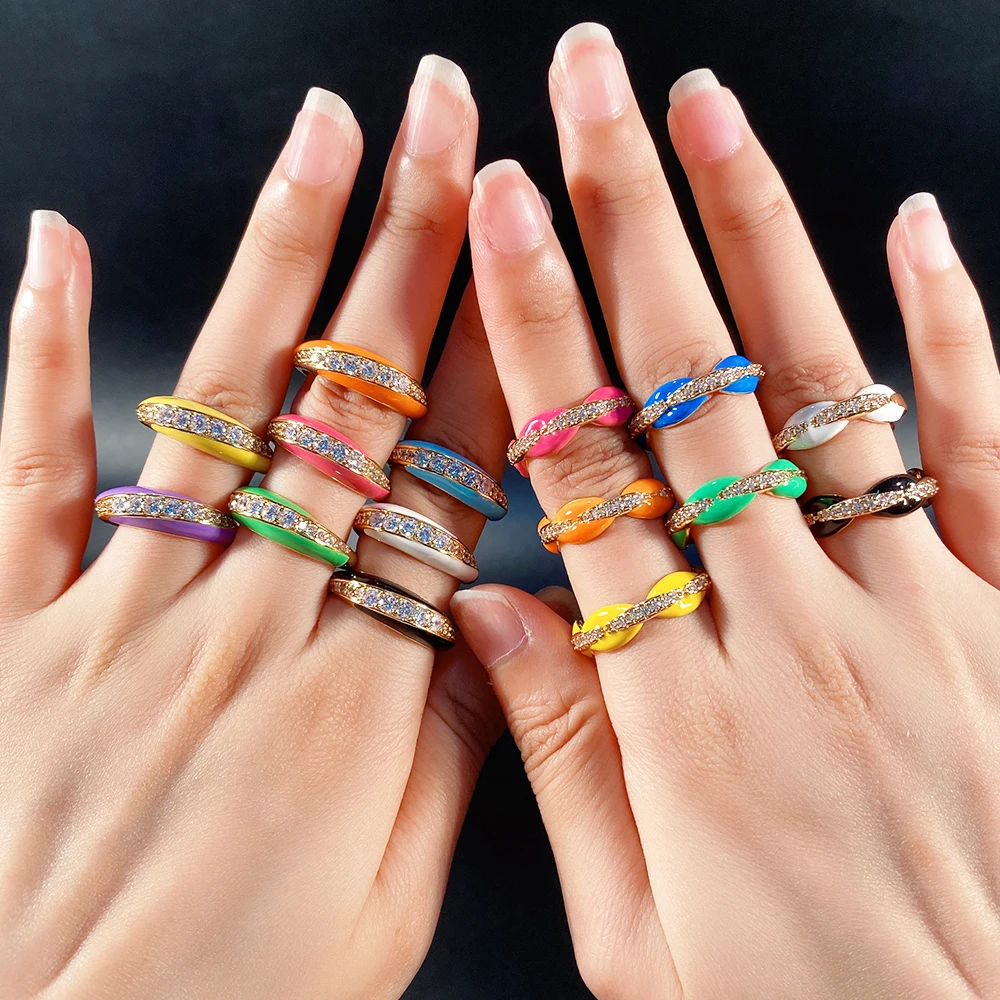 Женское кольцо с эмалью и фианитом регулируемое обручальное разноцветным