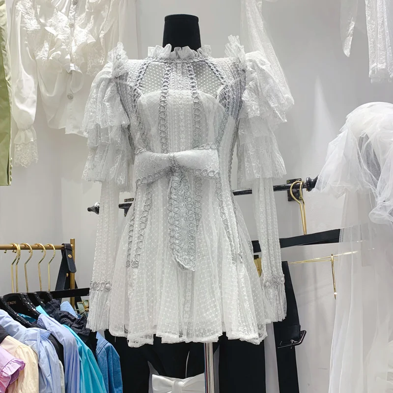 

Женское кружевное платье с каскадными оборками на воротнике, белое платье с цветочной вышивкой в горошек