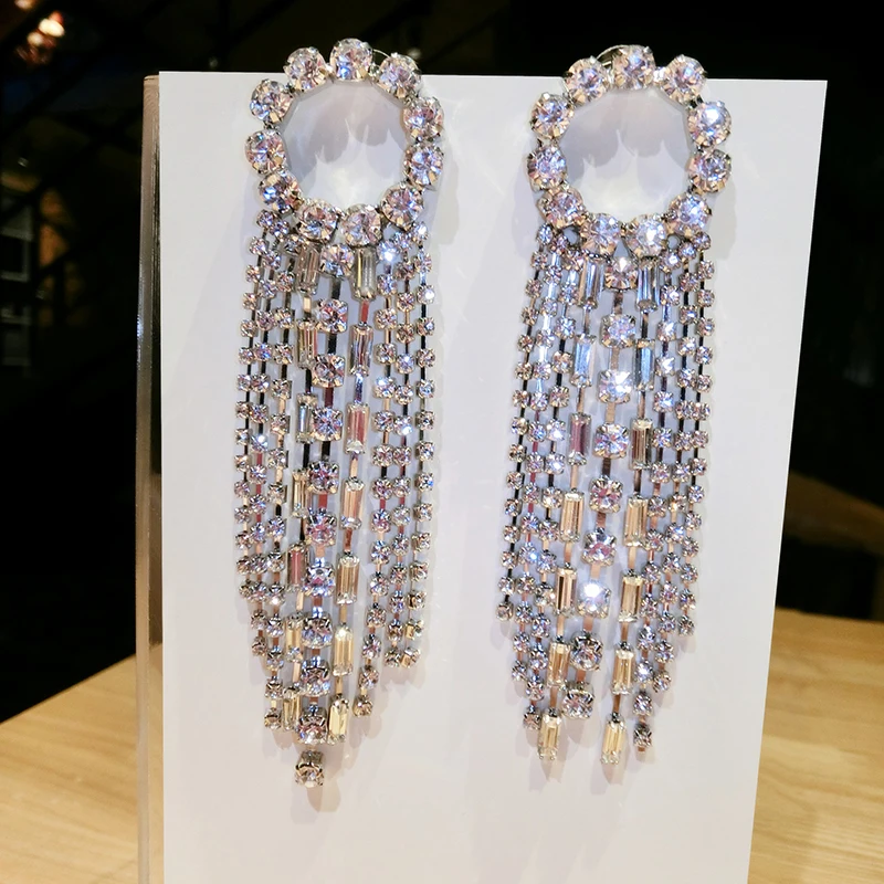 Xinwei оптовая продажа искусственные стразы длинные серьги с кисточками женские