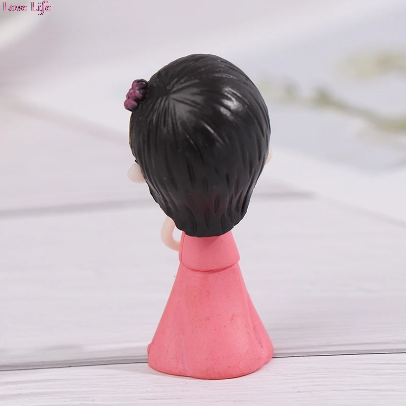 

2pcs Couple Dolls Small Ornaments Handicraft Miniatures Decor Doll Figurines