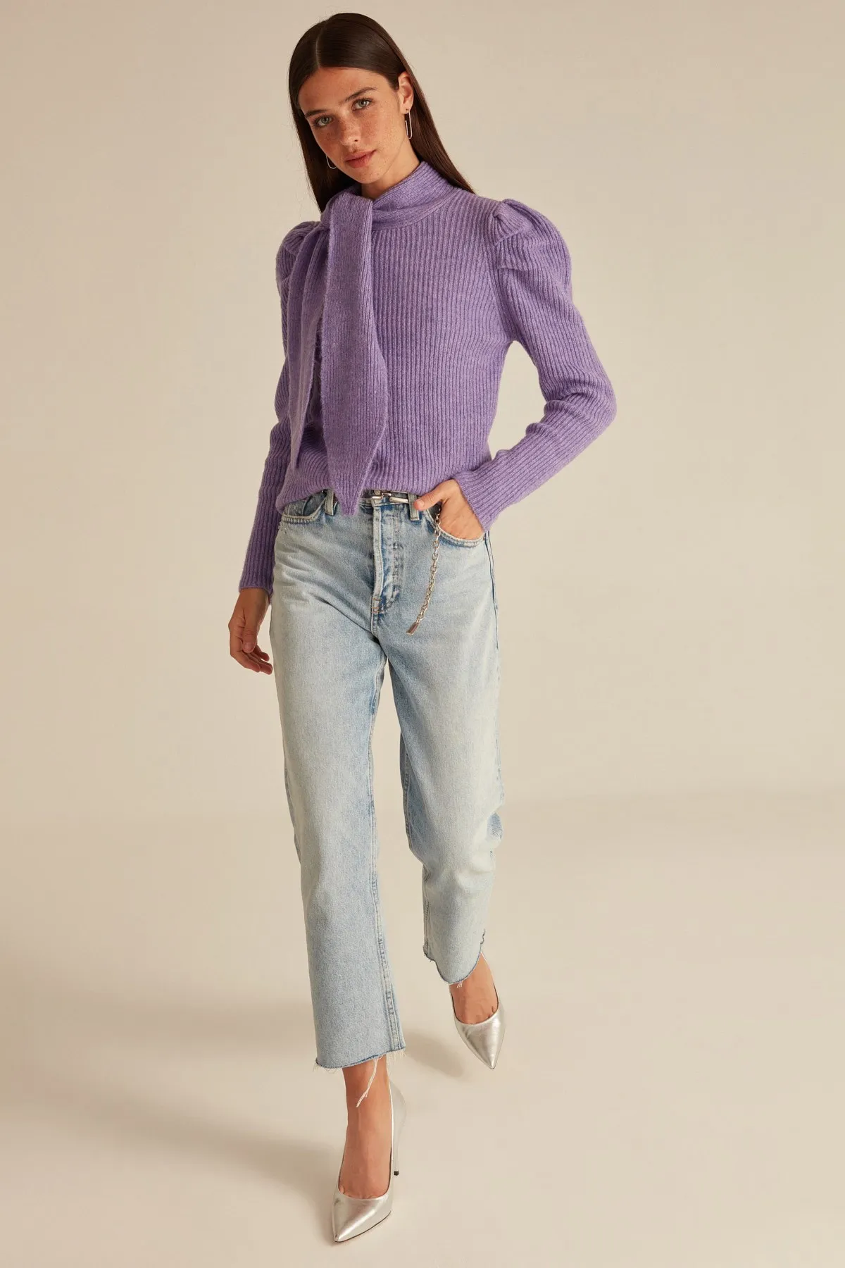 Женский трикотажный свитер со шнуровкой и вырезом на плече | Женская одежда