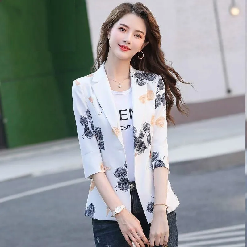 

Women 2020 New Spring Autumn Elegant Casual Slim Blazer Coat Female Striped Outwear Lady Office Suit Blazer Plus Size 5XL L131