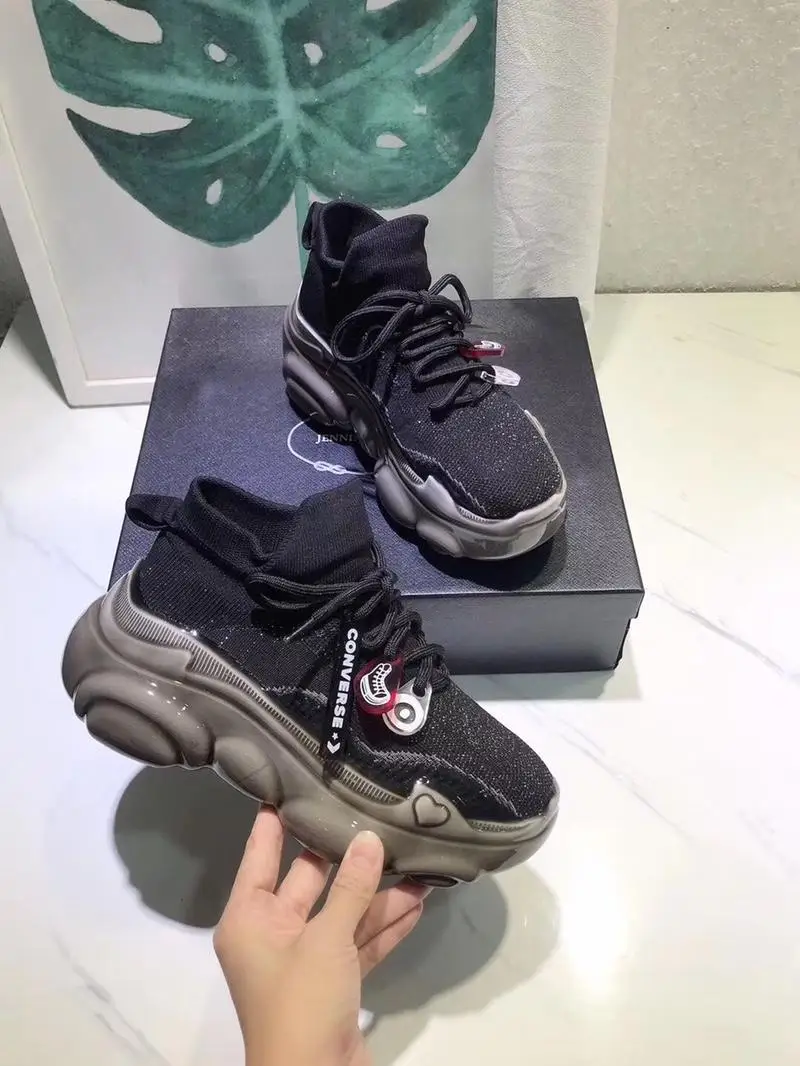 Брендовая обувь женская кожаная высокого качества с воздушной подушкой