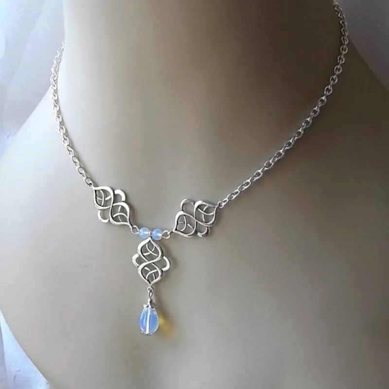 Ожерелье в готическом стиле с загадочным ирландским узлом средневековые облака