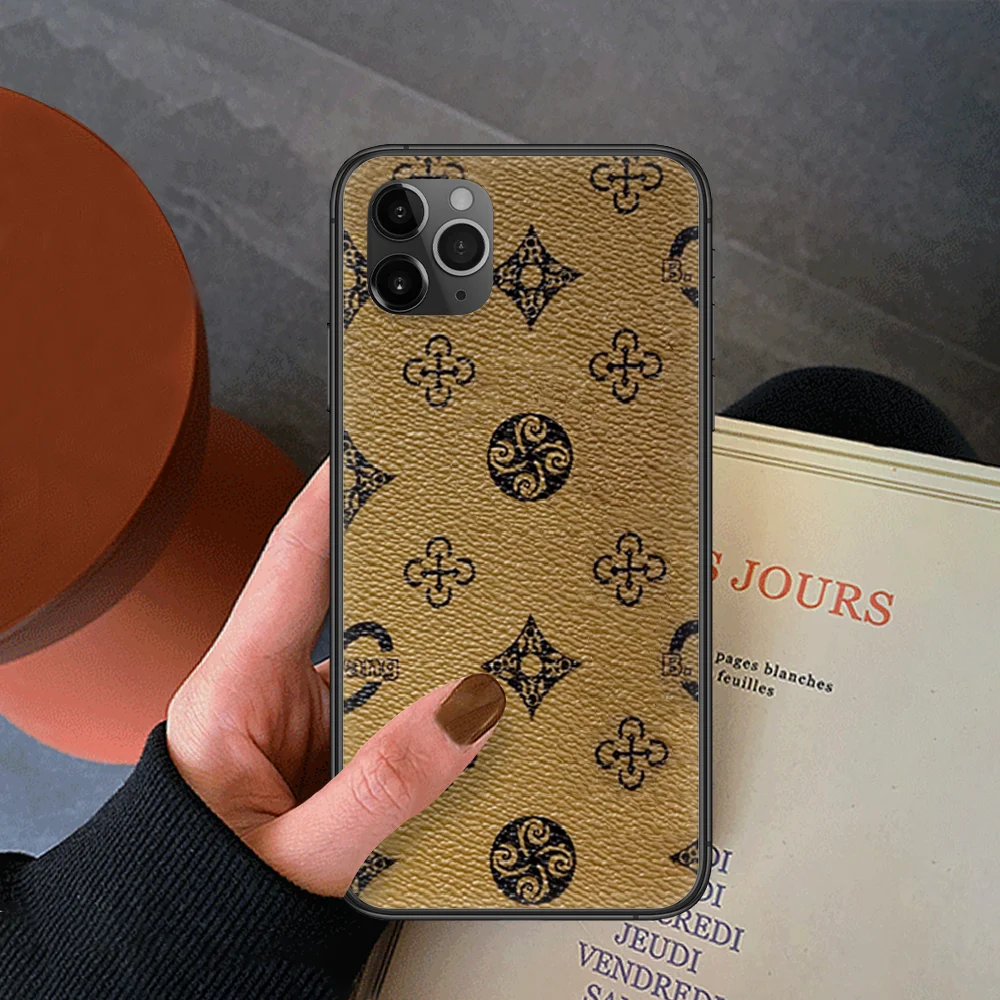 

Luxury Brand Flower Fashion Geometric Phone Case For Iphone 4 4s 5 5S SE 5C 6 6S 7 8 Plus X XS XR 11 12 Mini Pro Max 2020 Black