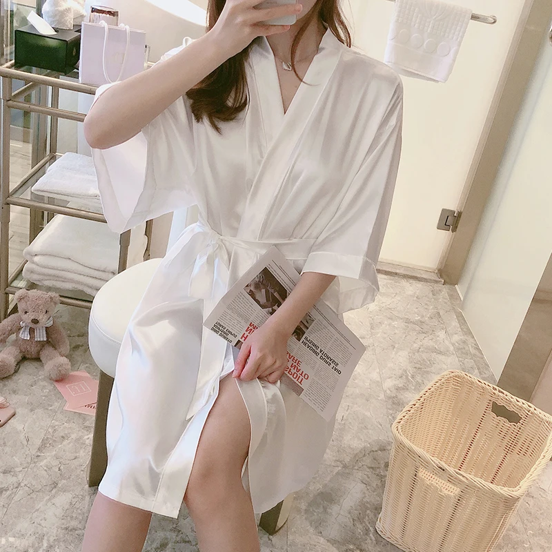 

Sexy Wedding Dressing Gown Women Short Satin Bride Robe Belt Silk Kimono Bathrobe Summer Bridesmaid Nightwear Plus Size Peignoir