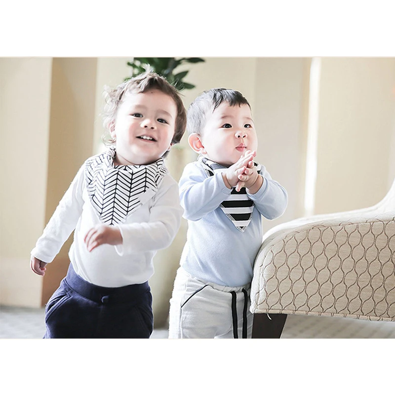 

4 Pcs Saliva Towel Triangular Bandana Bibs Printing Breathable for Children Baby Feeding NSV775