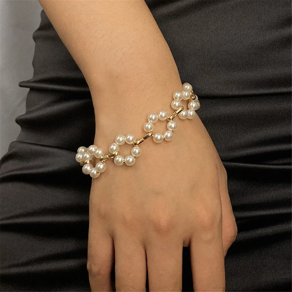 

Bohemia Pearl Bracelet for Women Korea Vintage Baroque Pearl Flower Design Bangles Elegant Girls Wrist Charm Fashion Jewelry