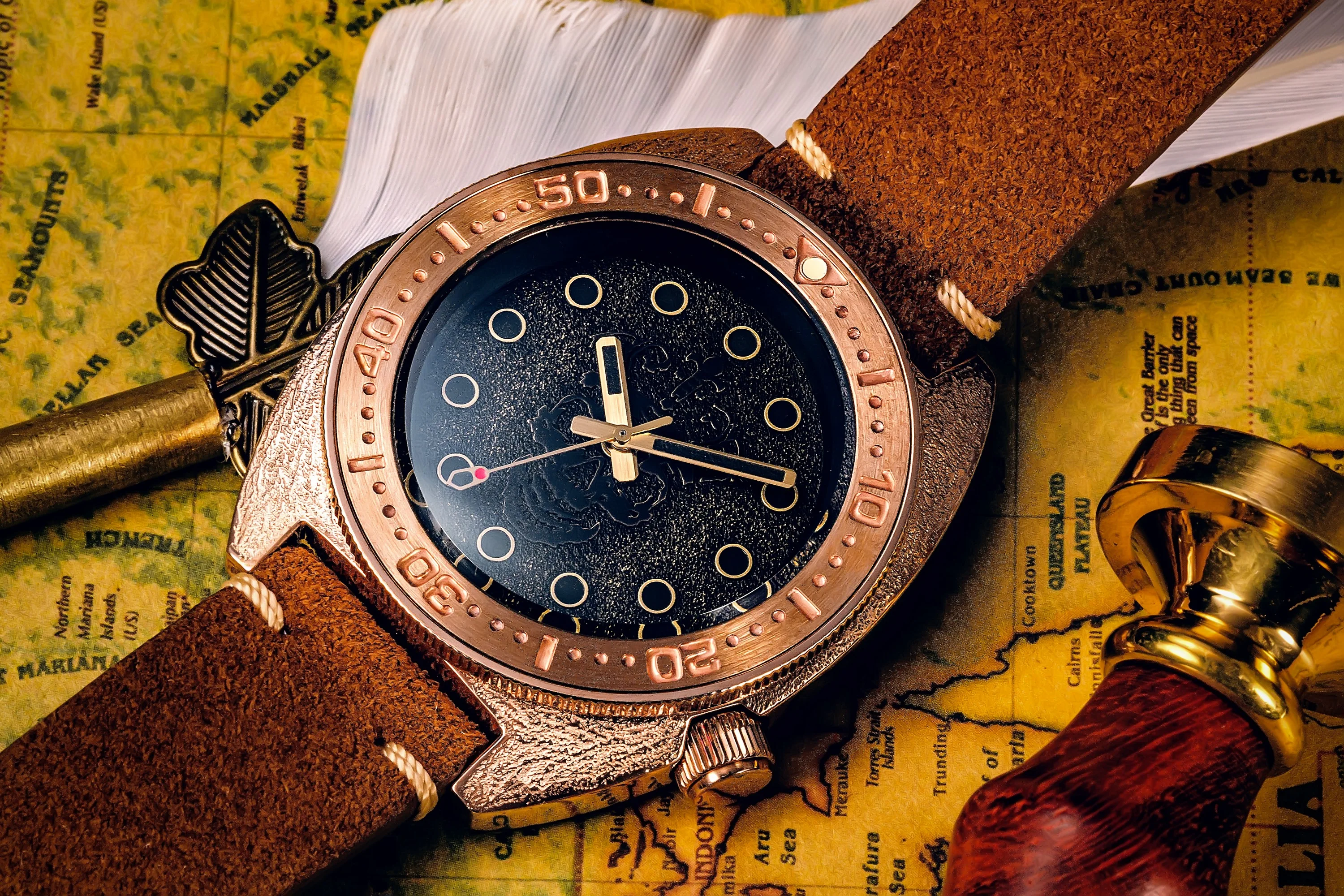 

SHIRRYU Watch Men Automatic NH35A Bronze Abalone Watch Handmade Percussion Pattern Hammer Pattern Trend Retro Watch Male Punk