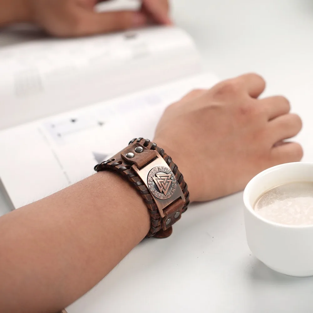 Металлический браслет-амулет с символом Одина | Украшения и аксессуары