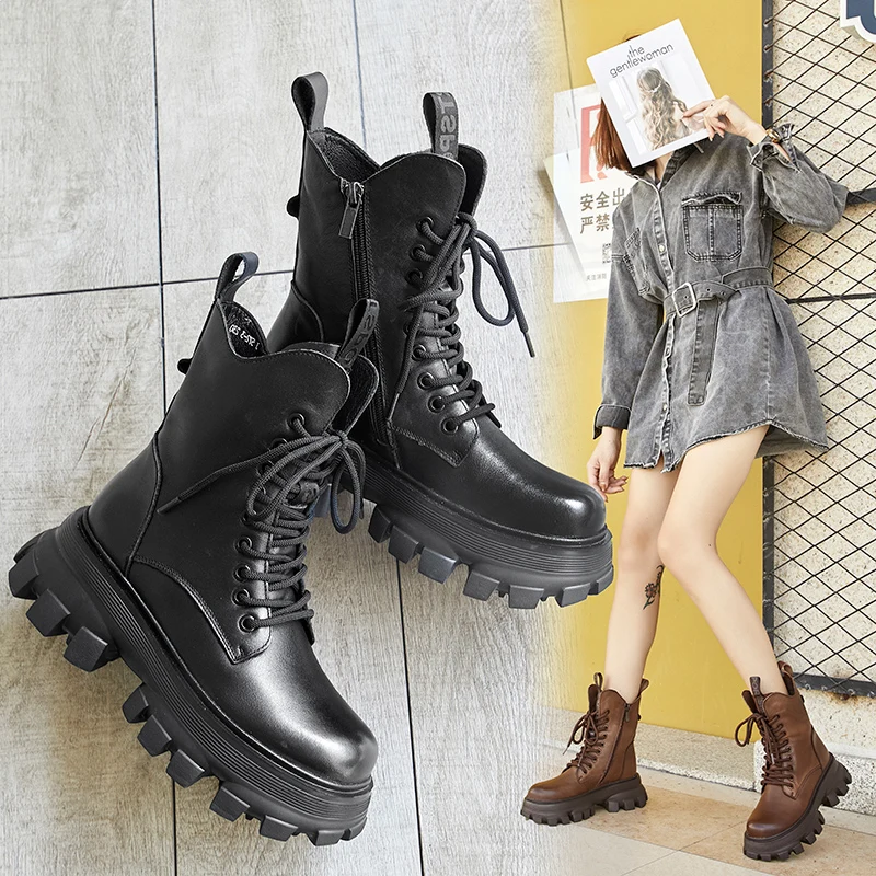 

Женские ботинки с круглым носком, на плоской подошве, до середины икры