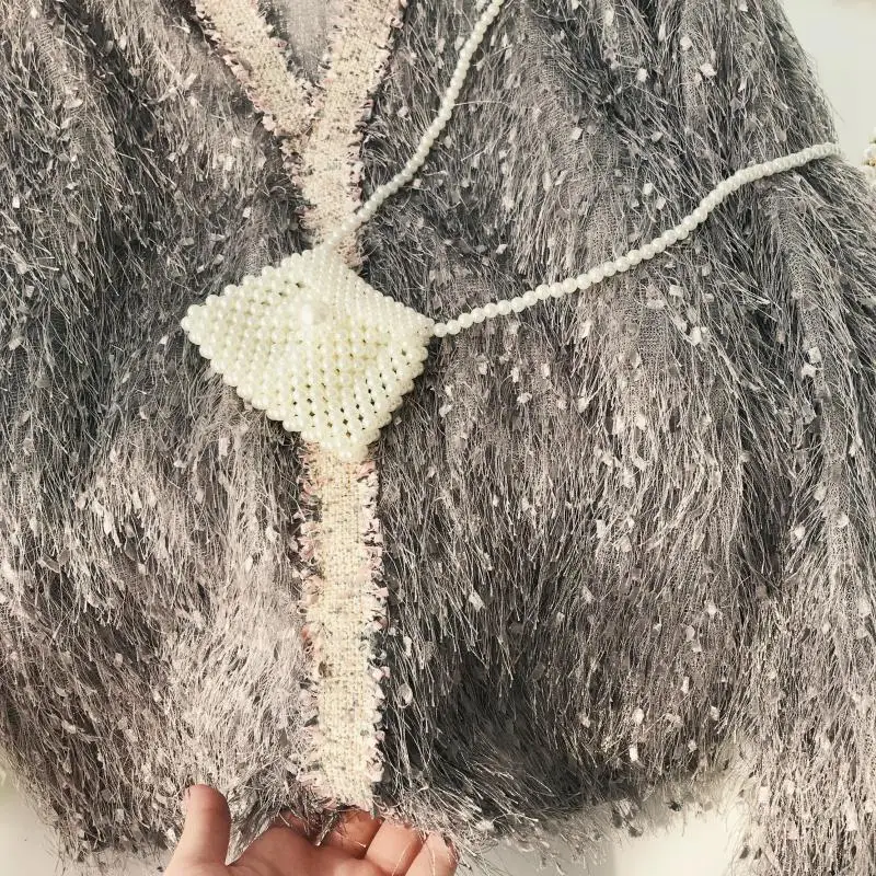 Пуловер женский трикотажный с золотыми кисточками и V-образным вырезом 2018 |