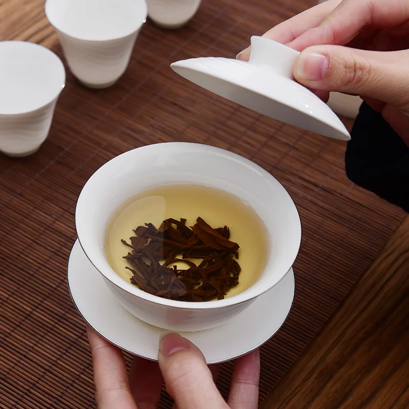 Керамическая чаша с крышкой gaiwan из фарфора, китайская чашка Kongfu для чая, чайник Gaiwan в китайских традициях.