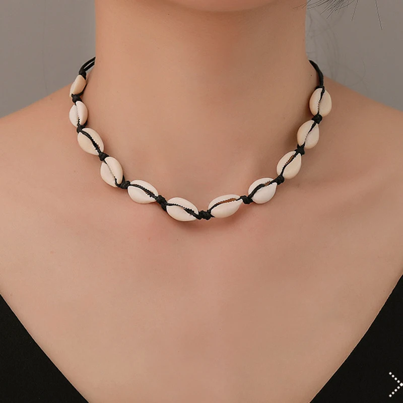 Ожерелье чокер в виде ракушек женское черное белое веревочное ювелирное