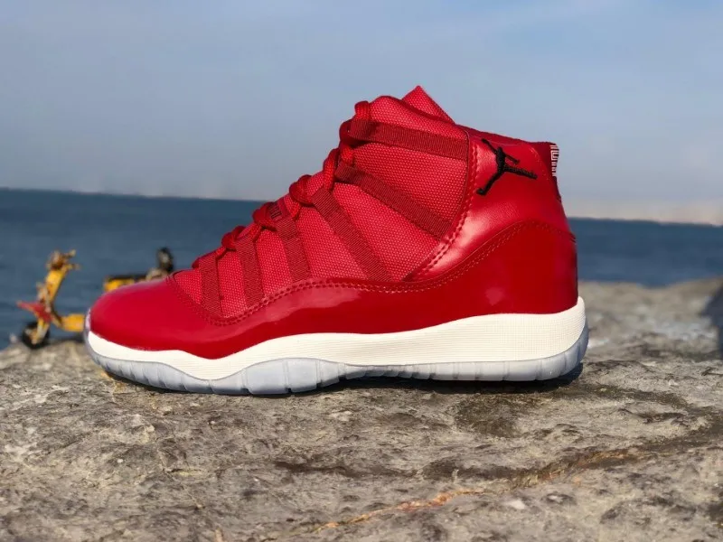 Jordan 11 Ретро Красный