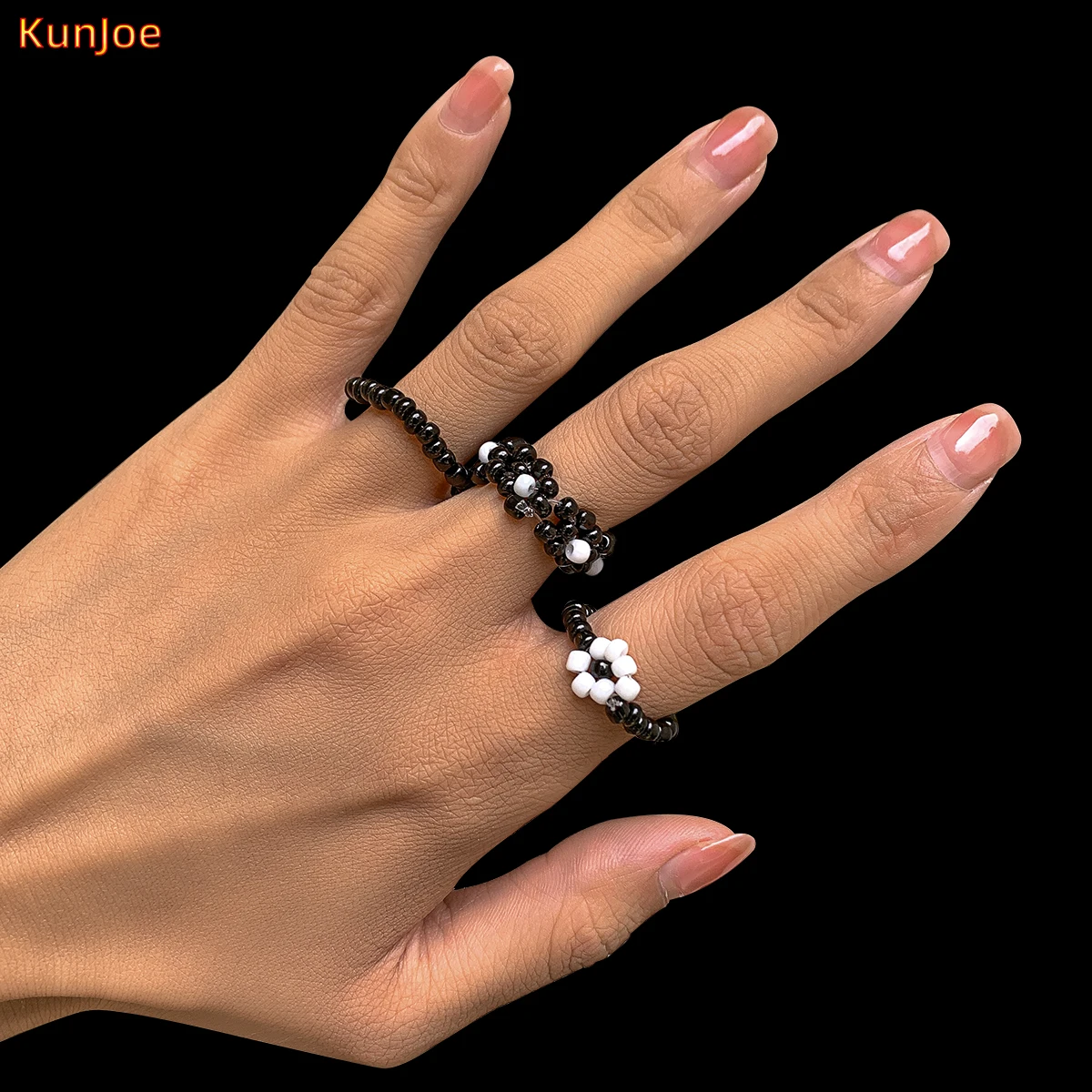 

KunJoe 2021New Design Flower Bohemian Rings Set for Women Simple Black White Beaded Vintage Rings Party Jewelry Gifts Wholesale