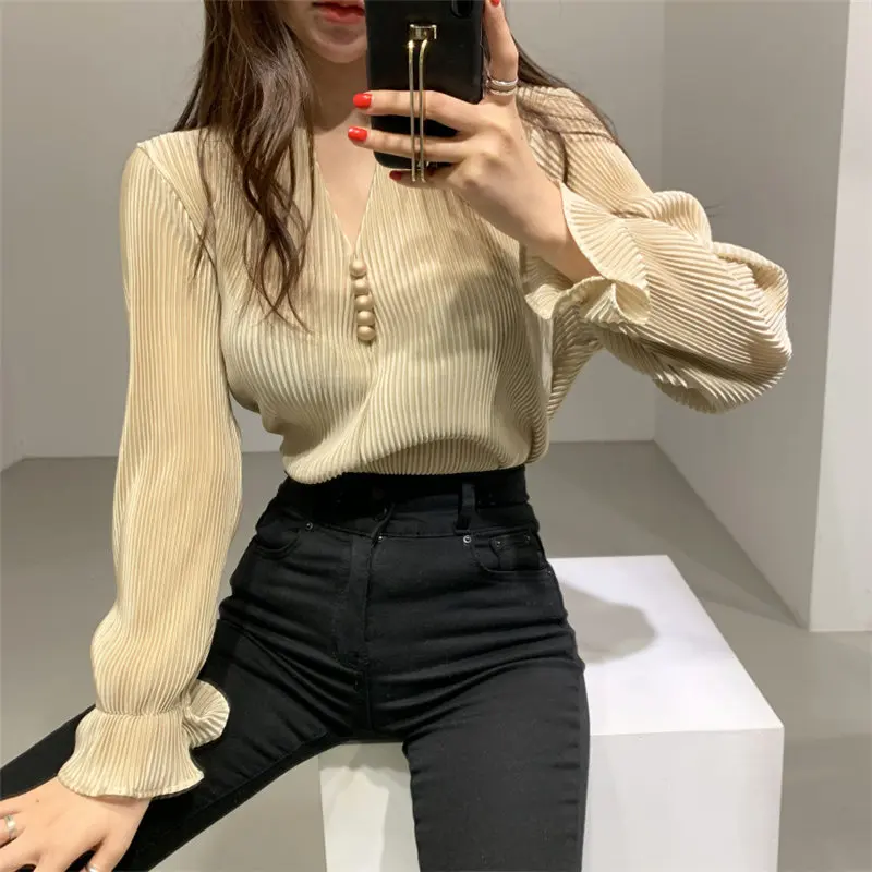 

New fashion V-Neck Pleated Elegant Retro Sexy Lady Tops Blouse Women Chic Flare-Sleeved Office Lady Pullovers Shirts