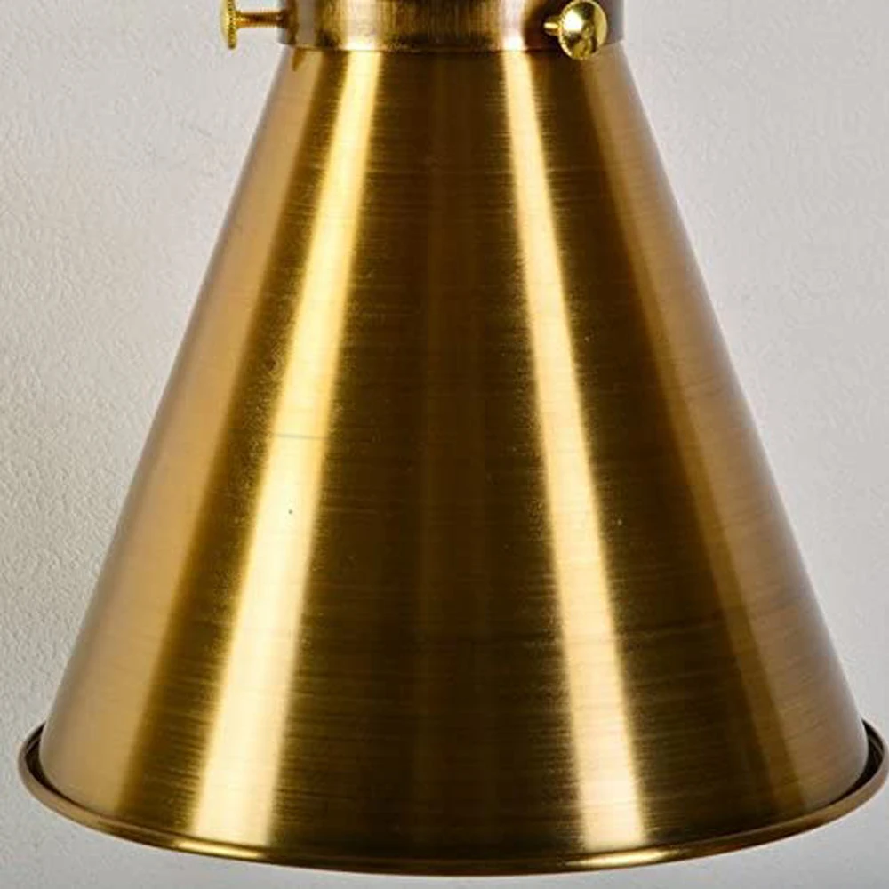 Золотистое классическое настенное бра с заглушкой коническая лампа медным