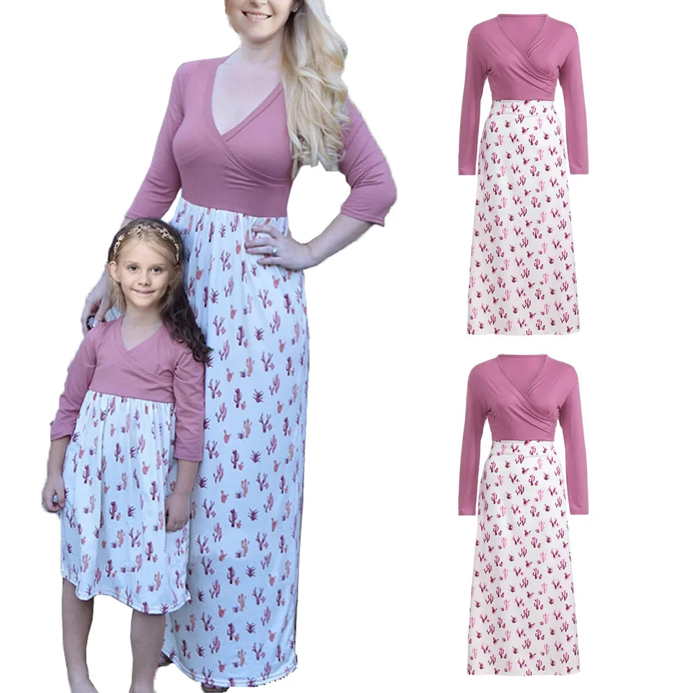 

Весенние Семейные одинаковые наряды, платья с длинным рукавом для мамы и дочки, семейный образ