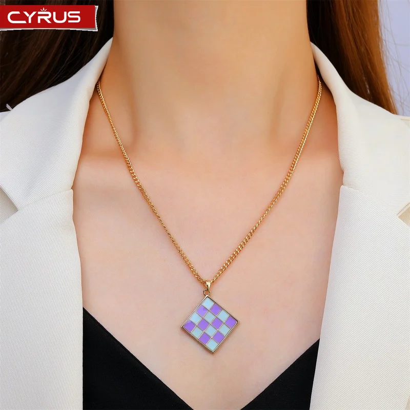 

Retro Drop Oil Square Pendant Necklaces for Women Simple Metal Multicolor Checkerboard Clavicle Chains Punk Choker Jewelry Trend
