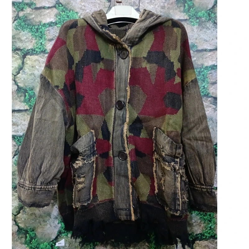 

Cowboy Vintage Modern Fashion Camouflage Printing Hooded Knitted Denim Coat For Women Red And Yellow Color With Hat Cool Newest