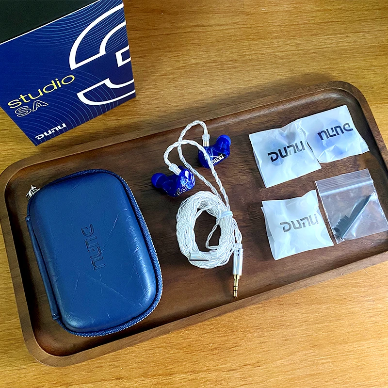 Фото DUNU Studio SA3 3BA тройной динамик In ear монитор IEM с 2 полосная кроссовер 2Pin 0 78 мм съемный DUNU Studio SA3 3BA тройной динамик In ear монитор IEM с 2 полосная кроссовер 2Pin 0 78 мм съемный